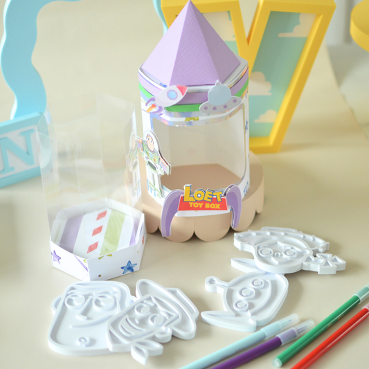 Little artist activity box with colouring plates and felt tip pens