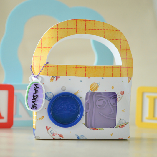Play dough favour box with blue dough and a name keychain