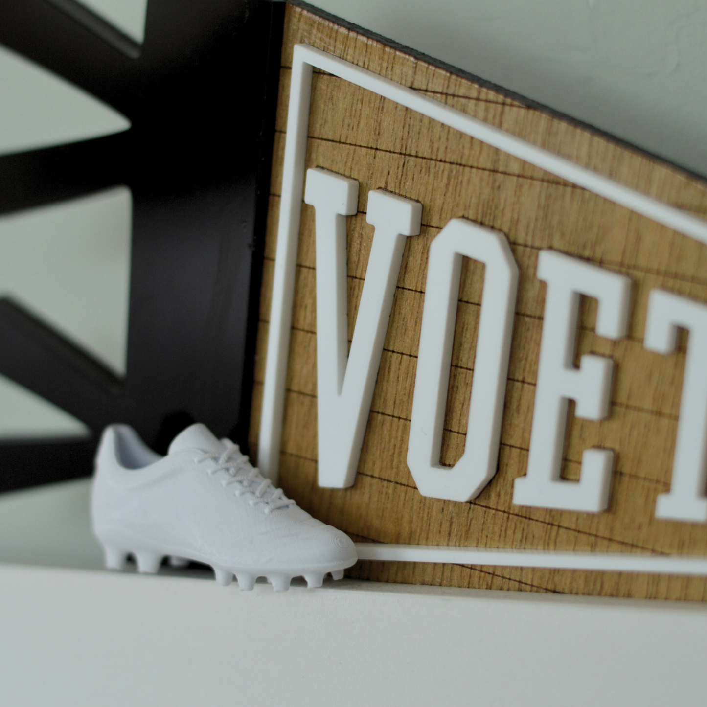 Voetbal Pennant | Wooden Wall Decor for Kids Rooms